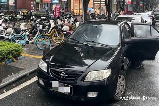 乔治：我们不是机器人 犯错不会导致世界末日 这时需要互相帮助